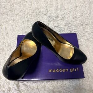 Madden Girl Black Flats with Gold Interior